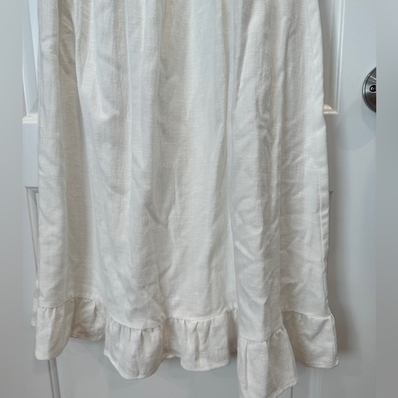 Girl and Sun White Linen Dress - Picture 4 of 7